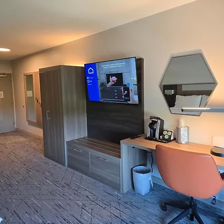 Holiday Inn Express & Suites - Smithfield/Selma By Ihg-3