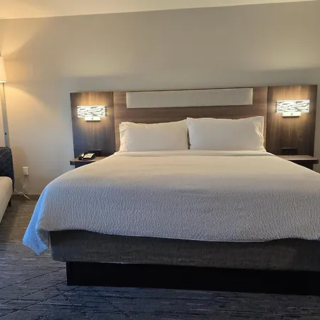 Holiday Inn Express & Suites - Smithfield/Selma By Ihg-2