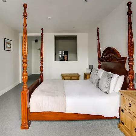 Oyo Gin House Hotel-2