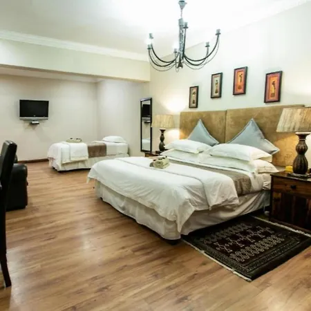 Royl Court Guesthouse-2