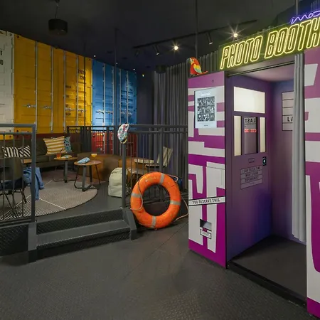 Moxy Southampton-2