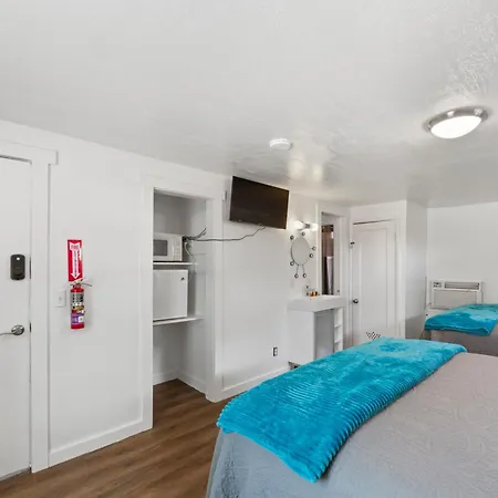 Atomic Short-Term Rentals-3
