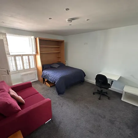 Keedwell Studio Apartments-3