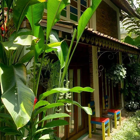 Rumah Kayu Yogyakarta By Hamsa Putih-2
