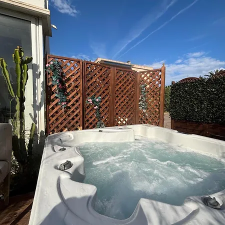 Hotel Sable Et Soleil - Port, Plage & Jacuzzi Prive-3