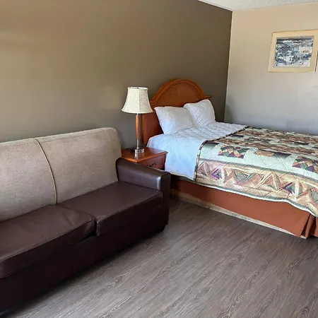 Seven Oakes Motel-3