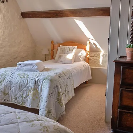 Middlewick Holiday Cottages-3