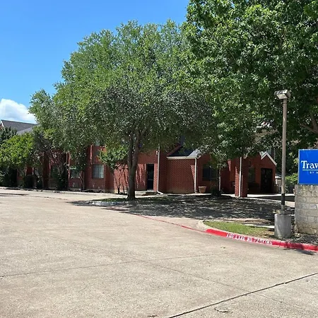 Travelodge By Wyndham Arlington/Dallas Area-3