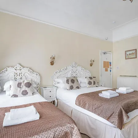 Summerlands Guest House-2