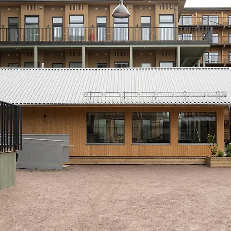Waterfront Cabins Studio Apartments-2