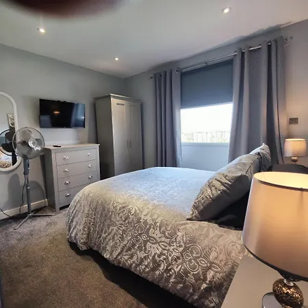Liverpool Stays - Kempston Court-2
