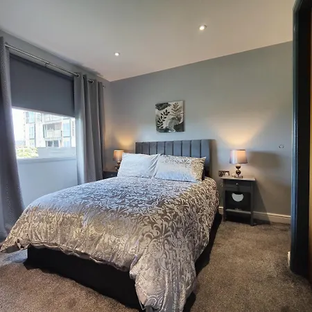 Liverpool Stays - Kempston Court-3