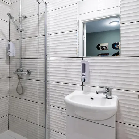 Starbeck Micro Hotel-3