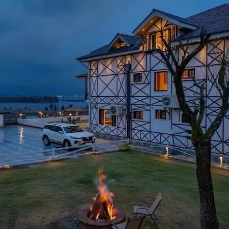 Lakewalk Suites-3