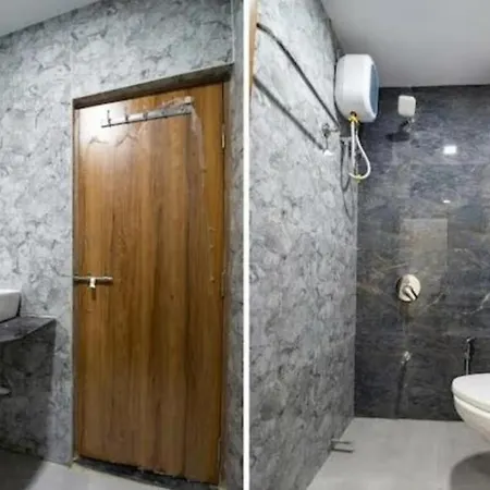 Hotel Bhavya-3