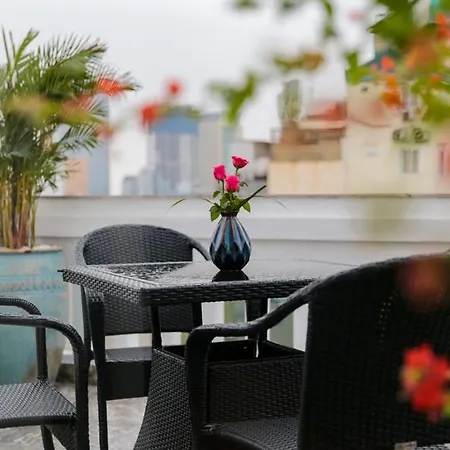 Victor Metropolis Lakeside Hotel & Rooftop Bar-3