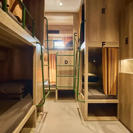 1995S Hostel-3