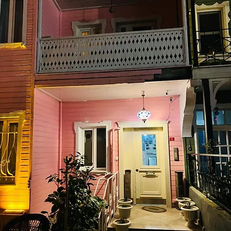 Pembe Koesk Old City Center-3