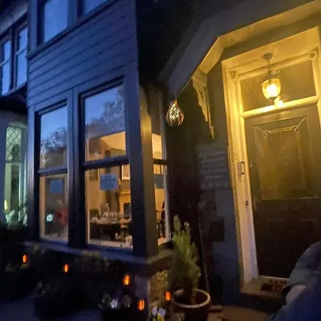 Autumn Leaves Guest House-2