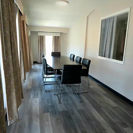 Days Inn And Suites By Wyndham Port Huron-3