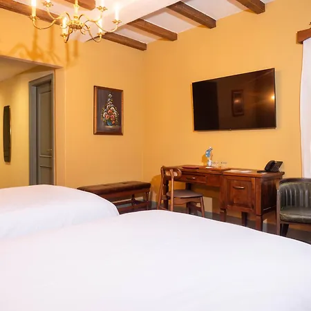Vila Ebel Hotel Pool & Spa-3