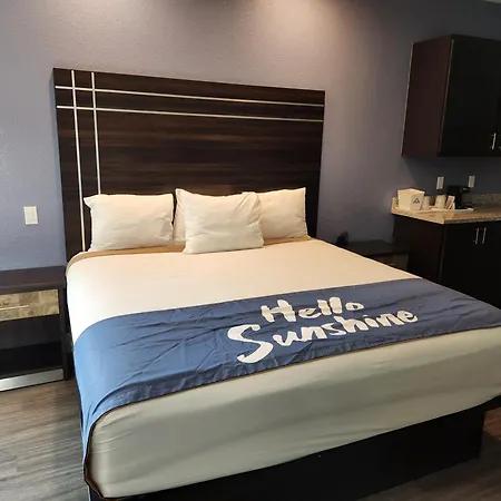 Days Inn & Suites By Wyndham La Porte-2