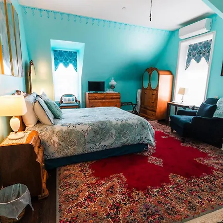 Gifford-Risley House Bed And Breakfast-3