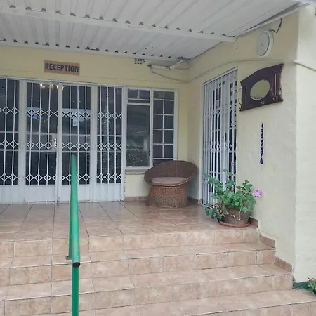 Alexandra Bed & Breakfast-3