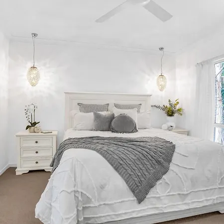 Palm Cove Studio Apartments-3