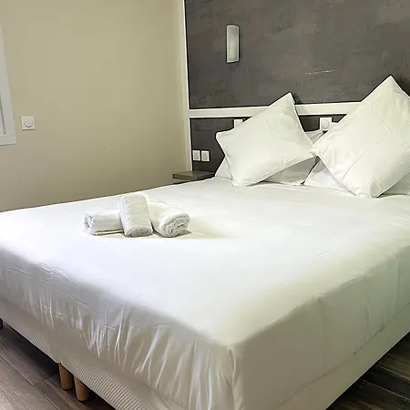 Contact Hotel Arc-En-Ciel - Renove-3