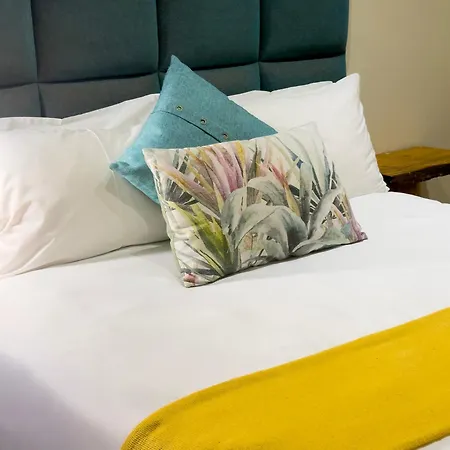 Centurion Guest House And Lodge-2