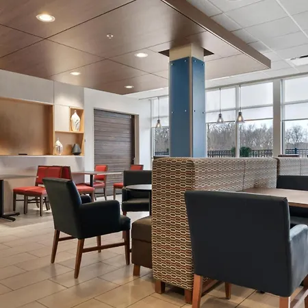 Holiday Inn Express & Suites Macon North By Ihg-2