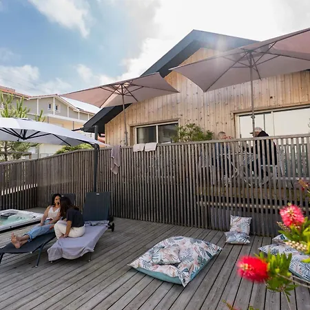 Ted Surf House-2