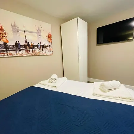 Paragraph Palmers Green - Tottenham Stadium-2