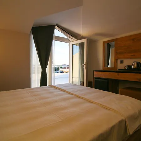 Kaya Hotel Saw-3