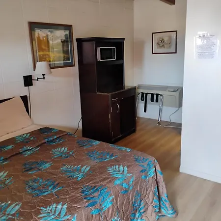 Lazy U Motel-3