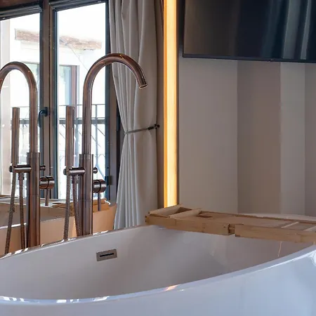 Calm Suites Babole-3