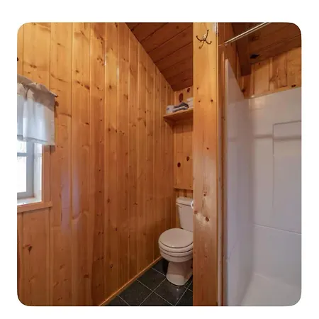 Ashton Log Cabins-3
