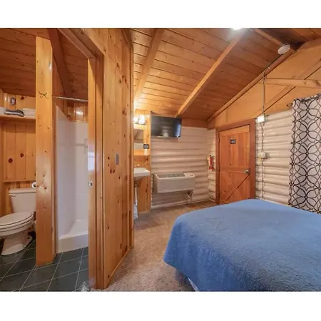 Ashton Log Cabins-2