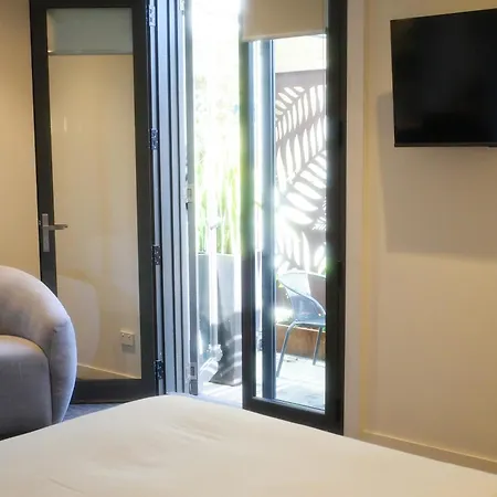Crown Hotel Surry Hills-3