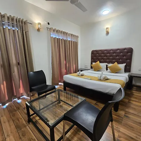 Hotel Vyankatesh & Pure Veg Restaurant-3