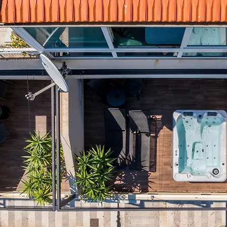 Sea View Luxury Rooms Seven Of Nine-3