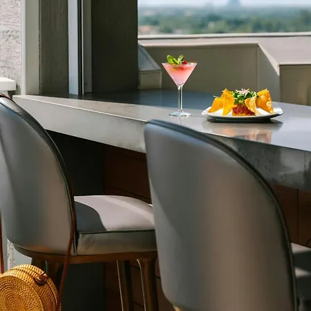 The Circ Hotel Hollywood, Sonder By Marriott Bonvoy-3
