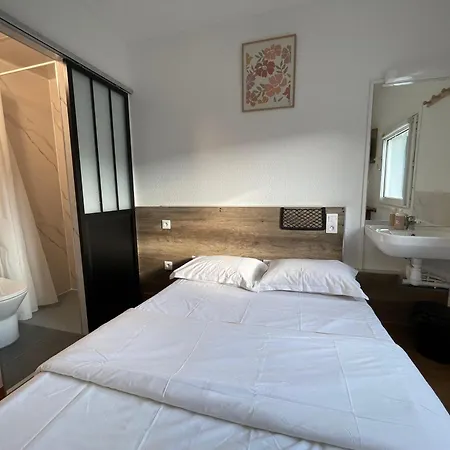 Hotel Thania Sete Frontignan-3