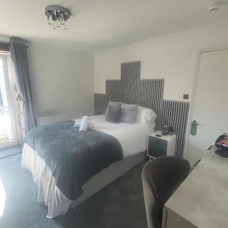 Alpine Lodge Guest House-3