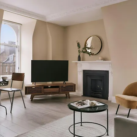 Thistle Suites Royal Garden Apartments-3