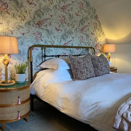 Halford House - Adults Only Guest House-3