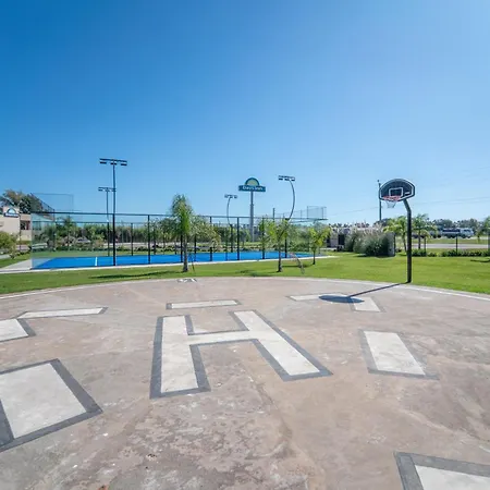 Days Inn Zarate-2