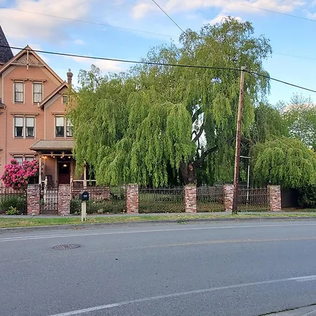 Adams Pragge House - Victorian Bed & Breakfast-2