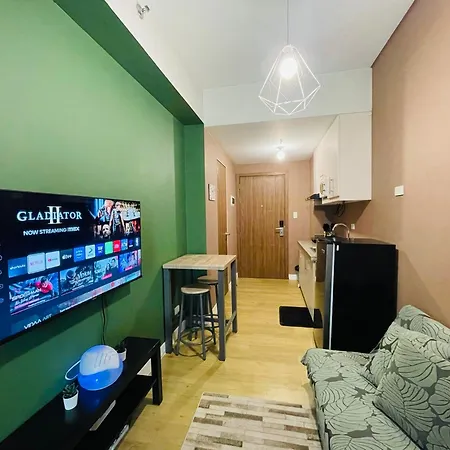Spring Residences - 2Br Condo Near Airport With Balcony And Pool Views-3